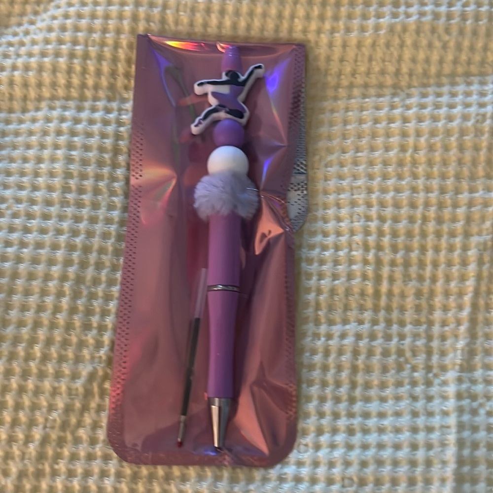Pen w dancer